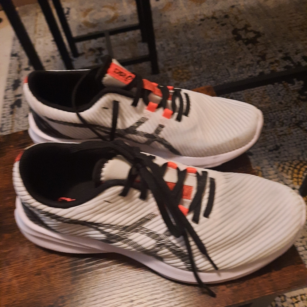 Asics - Picture 3 of 3